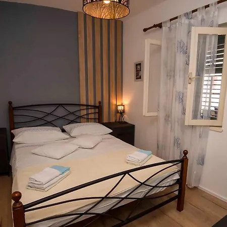 Holiday home - Sibenik Riviera 7177 Brnjica